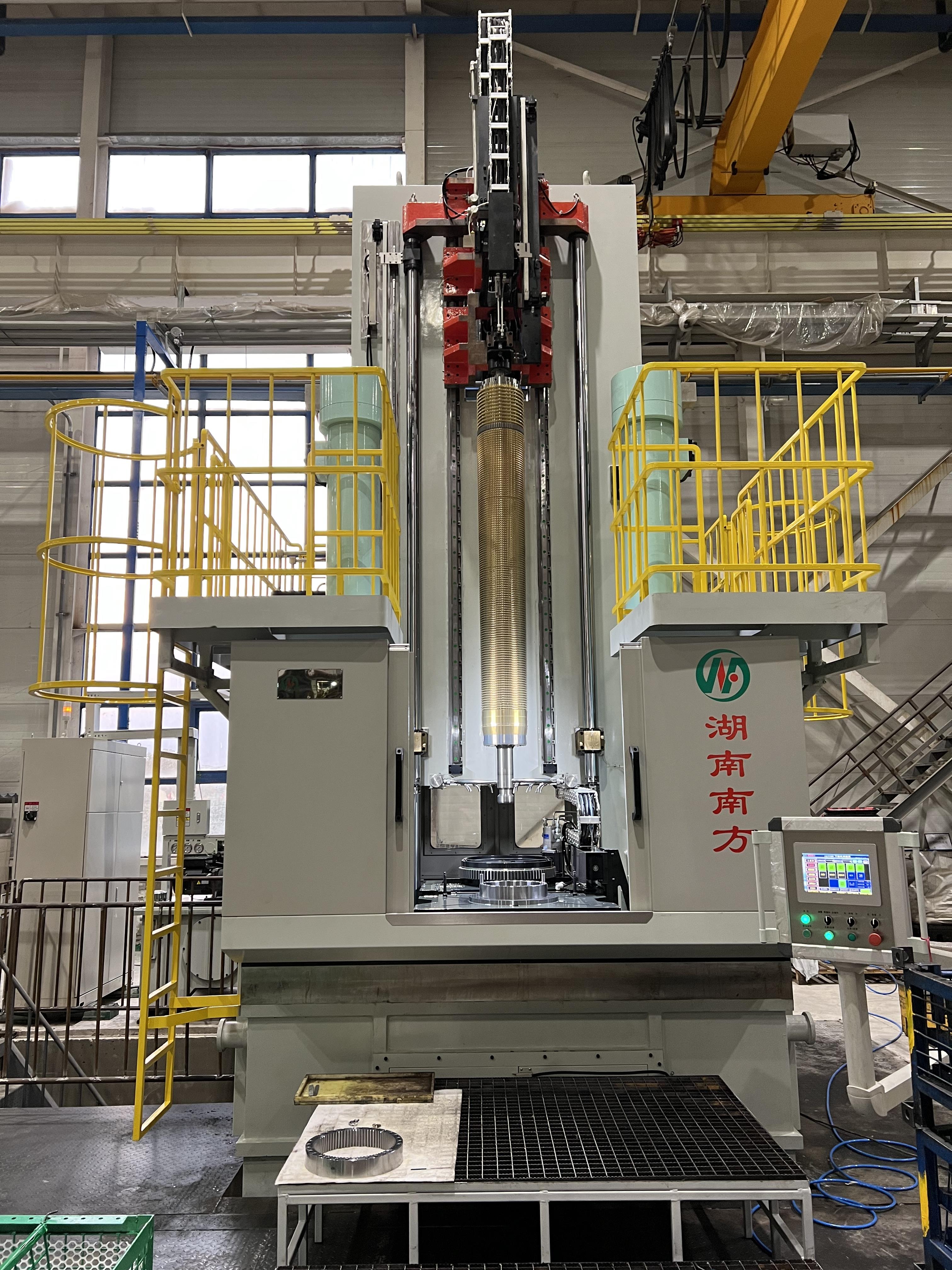 LG55100下拉式(shi)内拉床（大(dà)噸位）