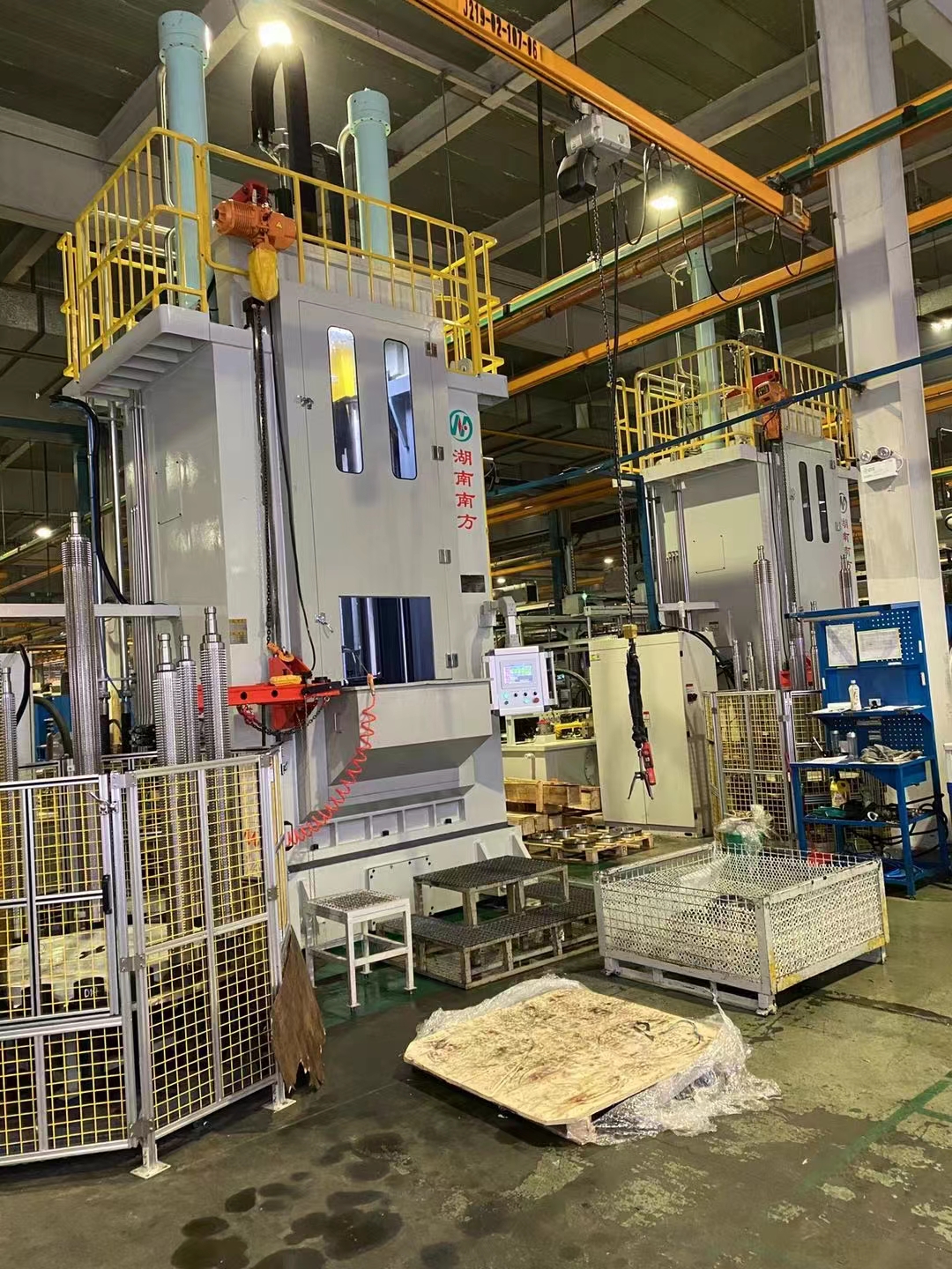 LG55730雙導(dao)柱上拉(lā)式立式(shi)内拉床(chuáng)