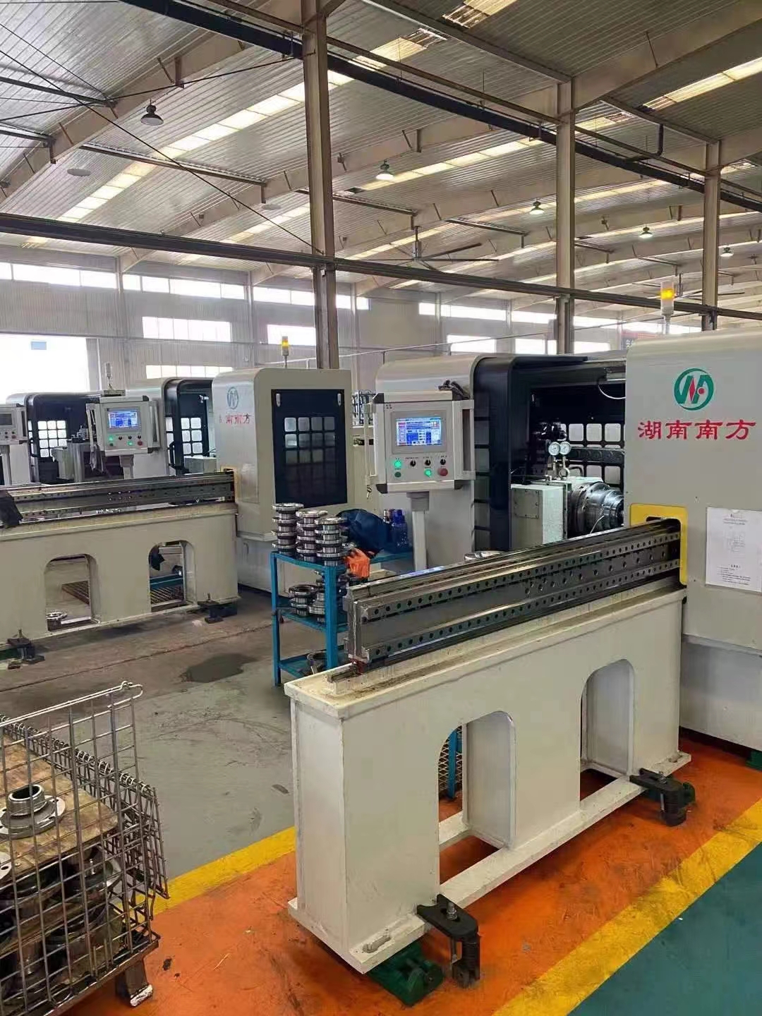 NF60圖緣叉(cha)端面齒(chi)專用卧(wo)式拉床(chuáng)